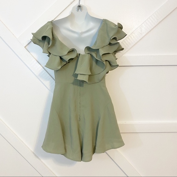 C/Meo Collective Off The Shoulder Ruffle Neckline Short Romper Sage Green Sz S - Picture 6 of 8